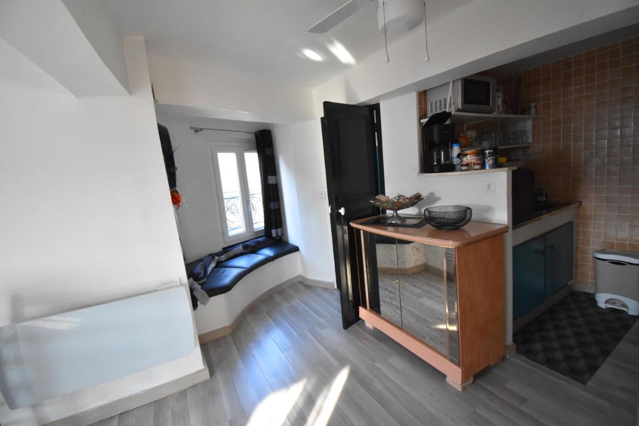 Studio Climatise Et Sa Terrasse Privee En Villa La Trinité Dış mekan fotoğraf