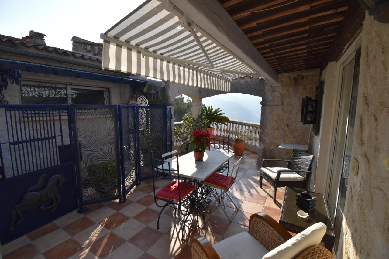 Studio Climatise Et Sa Terrasse Privee En Villa La Trinité Dış mekan fotoğraf