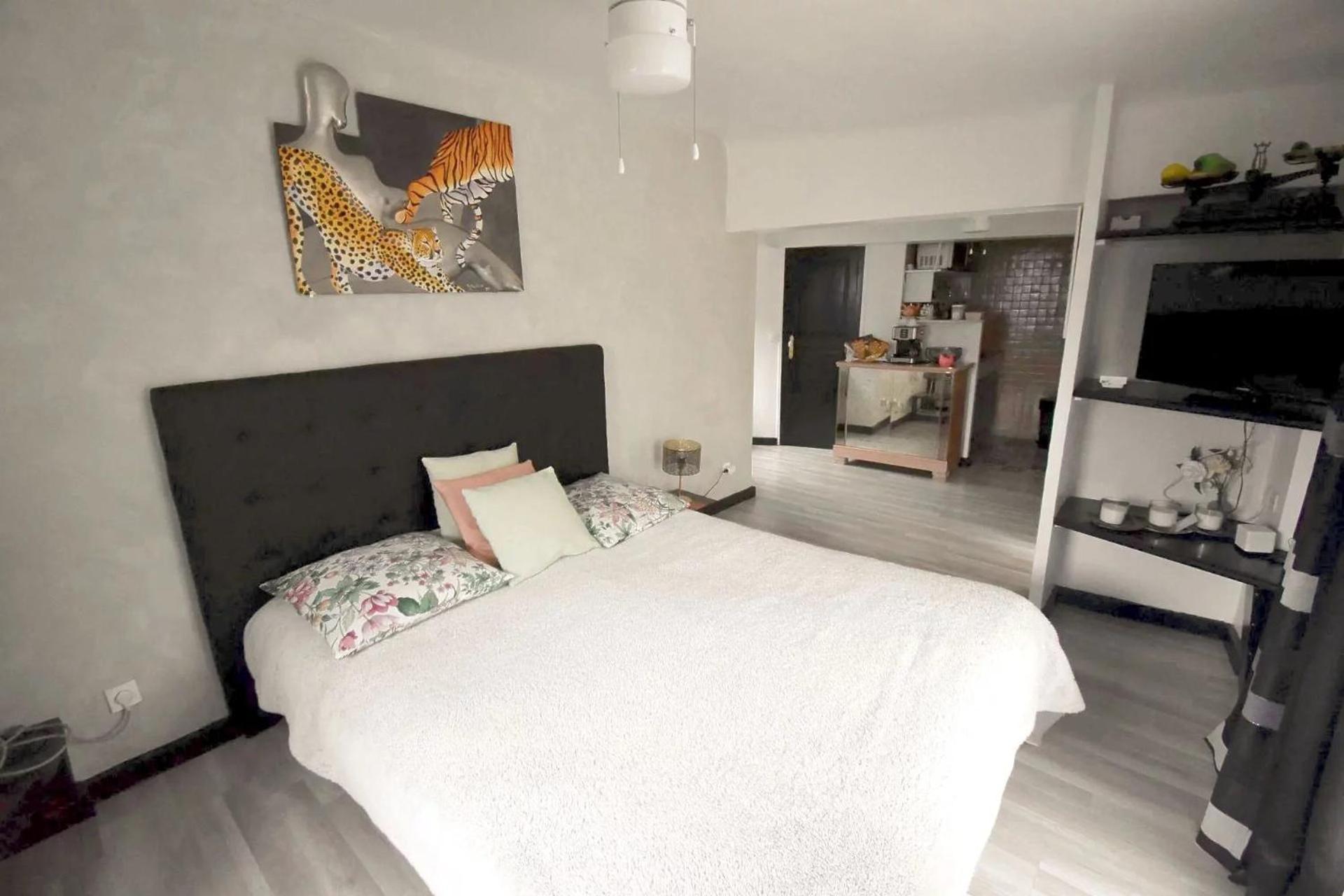 Studio Climatise Et Sa Terrasse Privee En Villa La Trinité Dış mekan fotoğraf